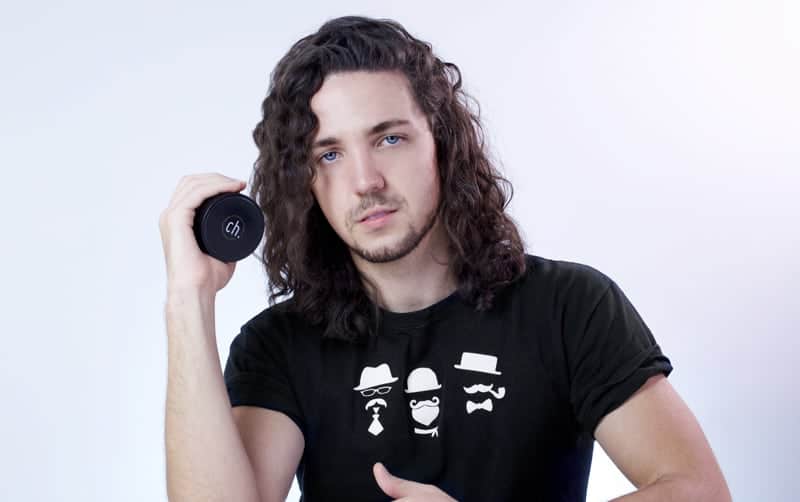 curly hair for men using chaptr styling cream